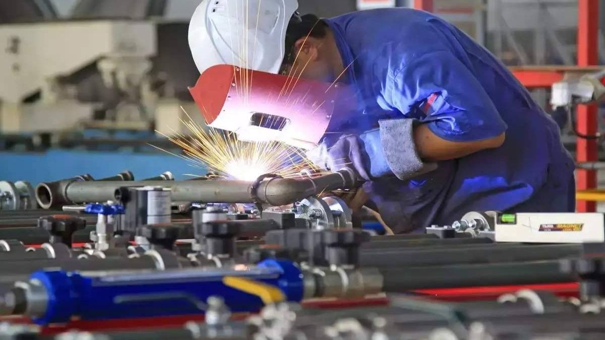 Growth in Indian Manufacturing Activity Despite Global Declines