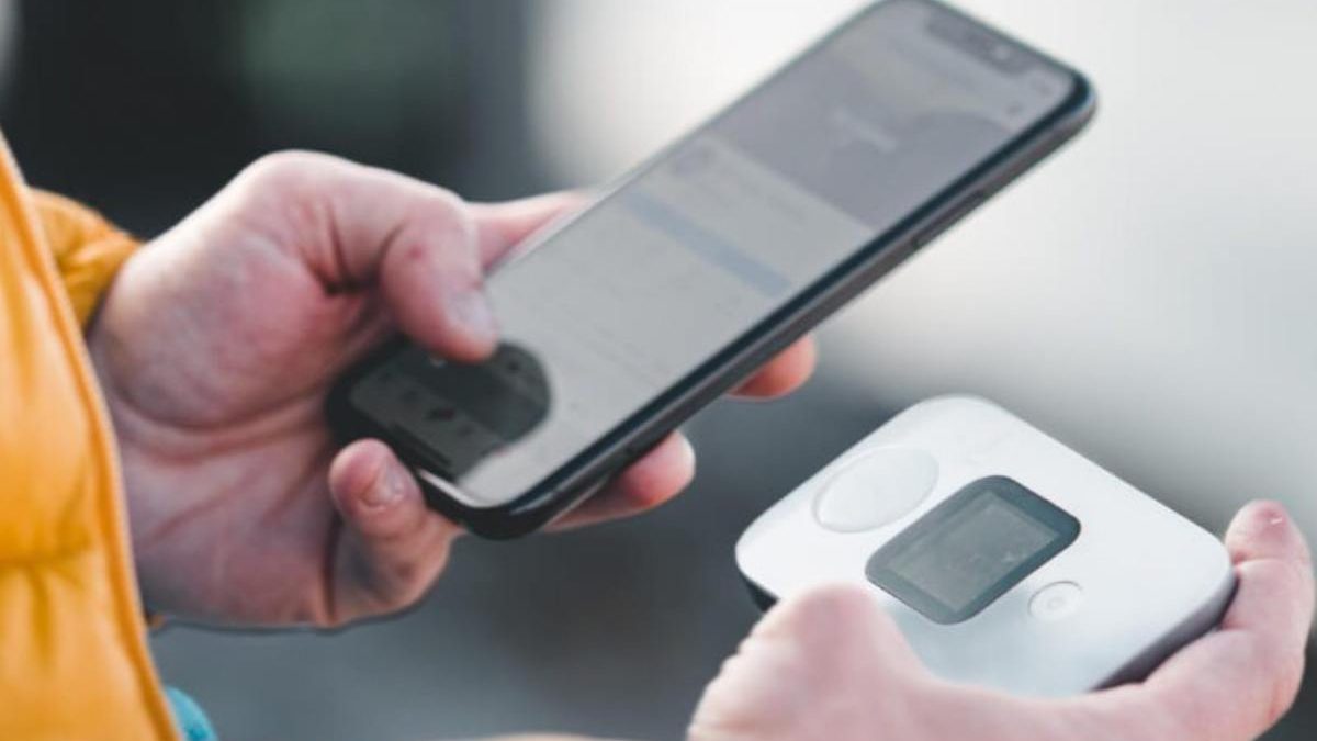 How to Use a Smart Thermometer on an iPhone to Calculate Your Body Temperature