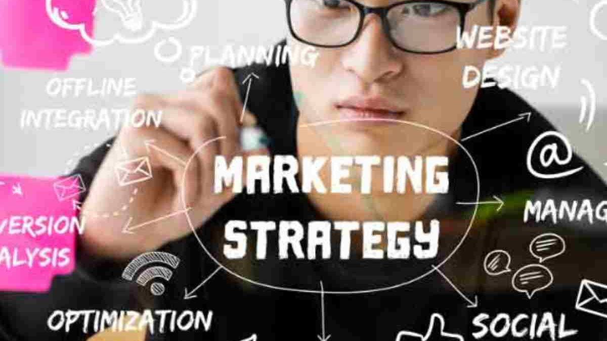How to Use Digital Marketing Strategies to Attract Job-Seekers