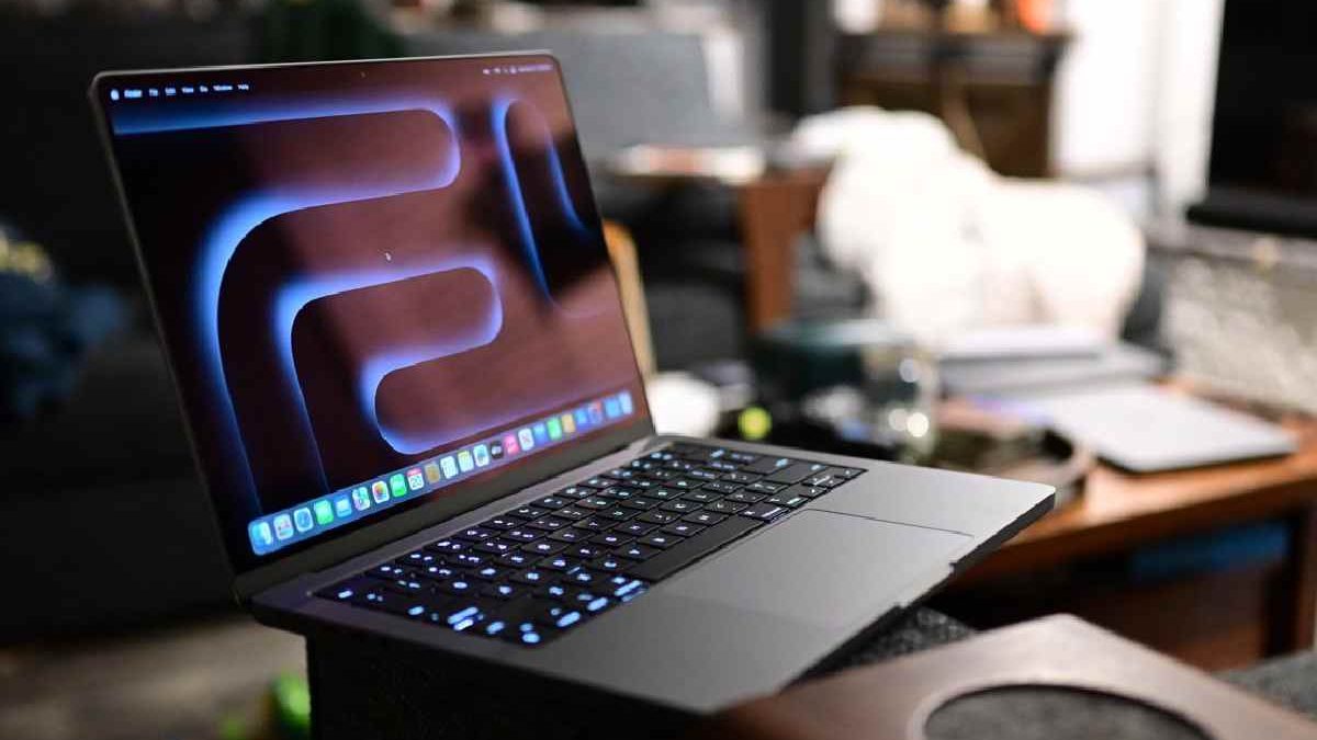Stolen MacBook Pro? How to Track, Lock & Recover It Fast (2025 Guide)